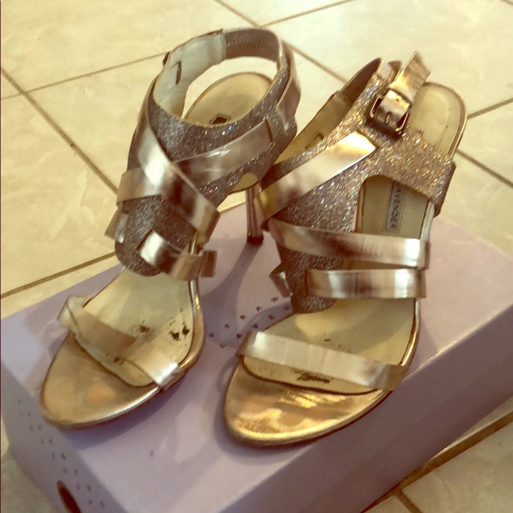 Vera Wang Glitter Heel